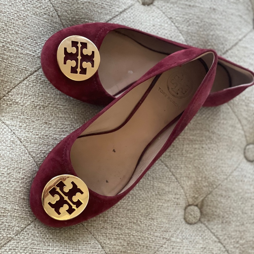 EUC Burgundy suede Tory Burch flats. Like new.